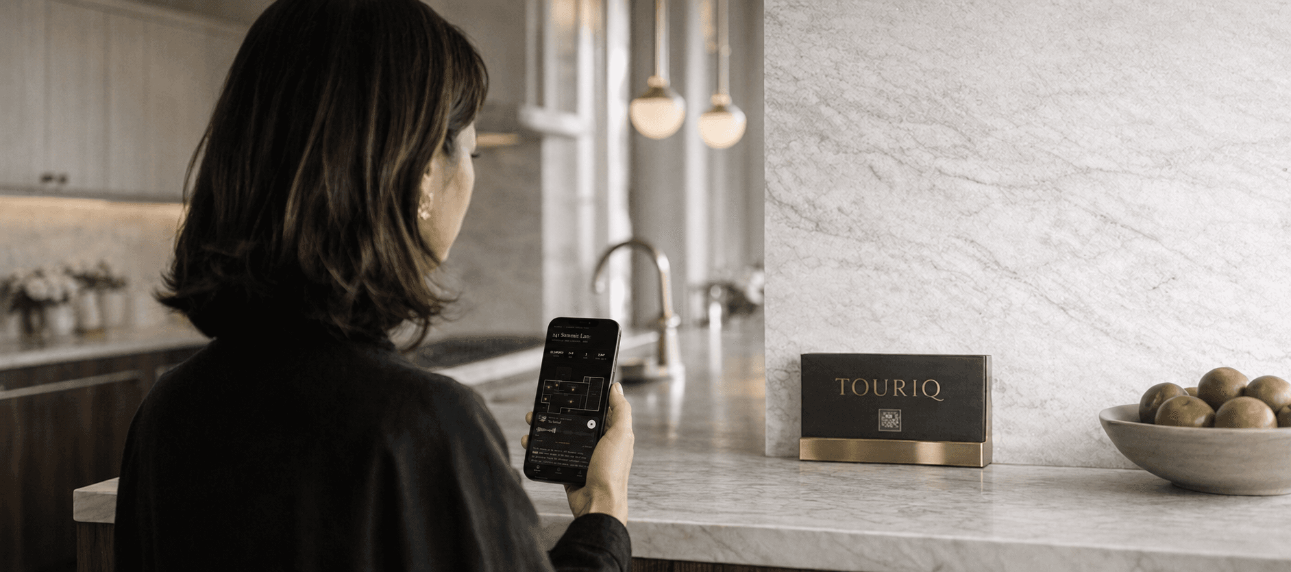 Agent using the TourIQ app